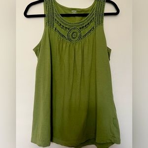 Green ana sleeveless top (XL)